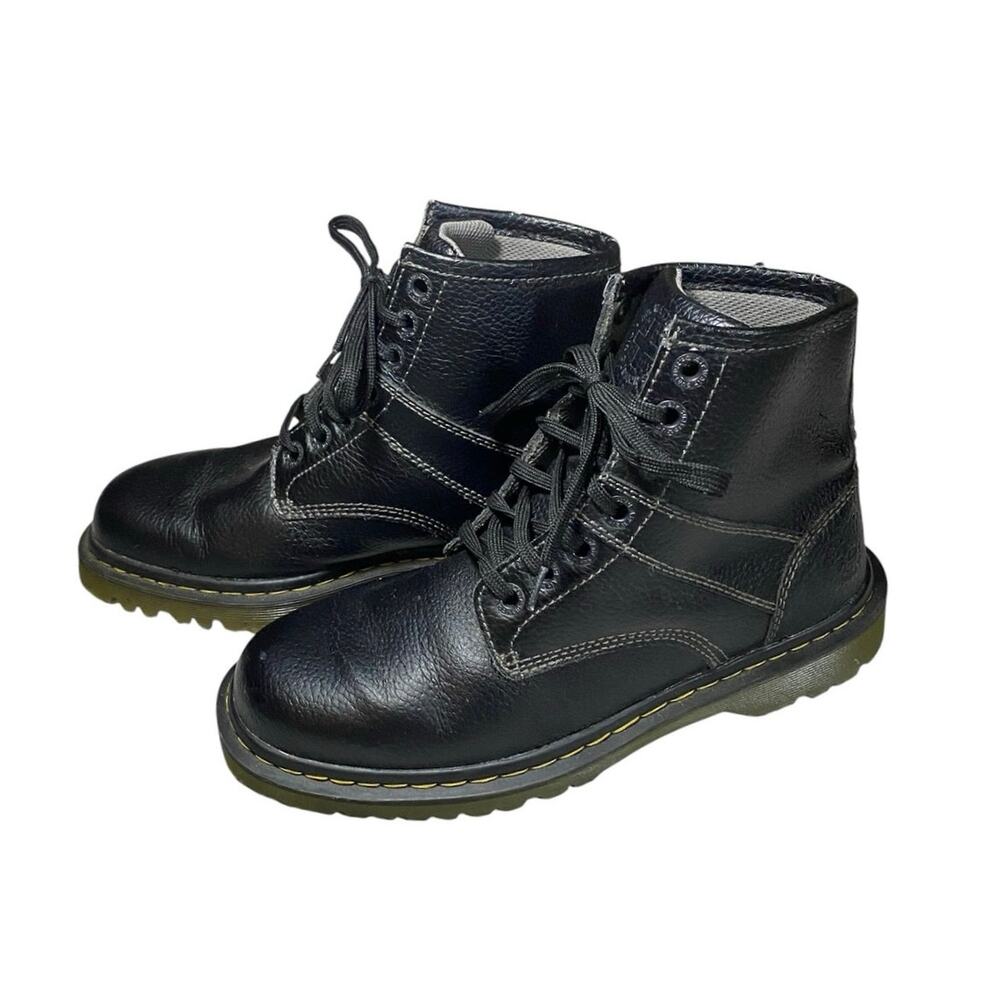 Dr. Martens Roseland Extra Tough Pebble Leather Boots - 9
